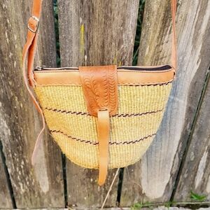 NWOT Sisal woven leather crossbody bucket purse shoulder bag